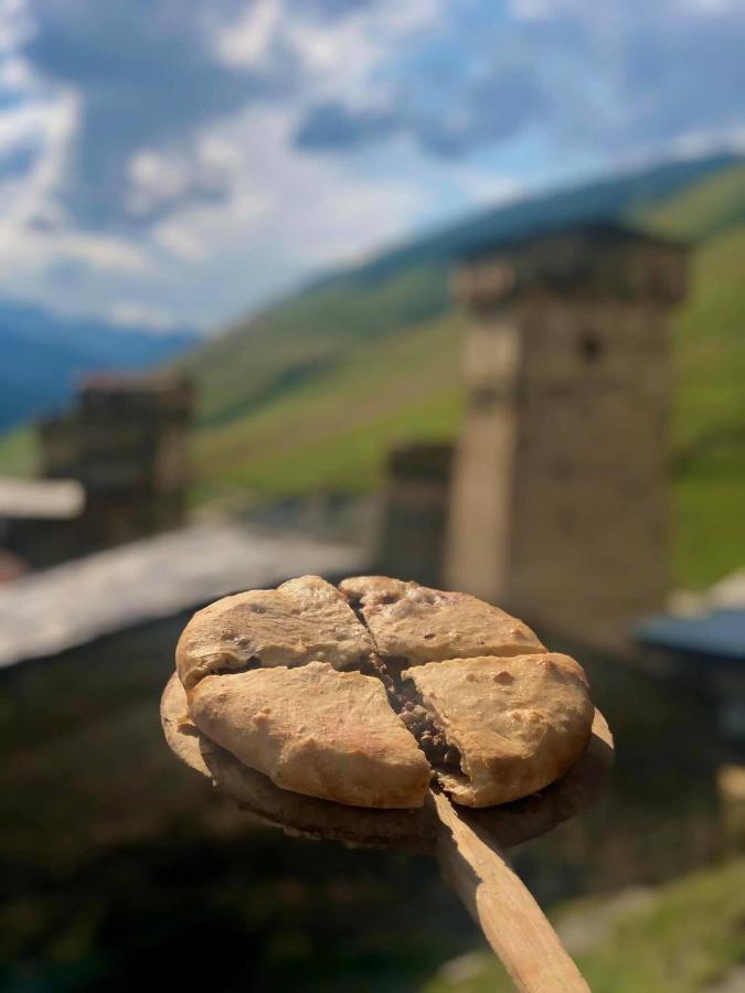 ホテル Ushguli 12 Century エクステリア 写真